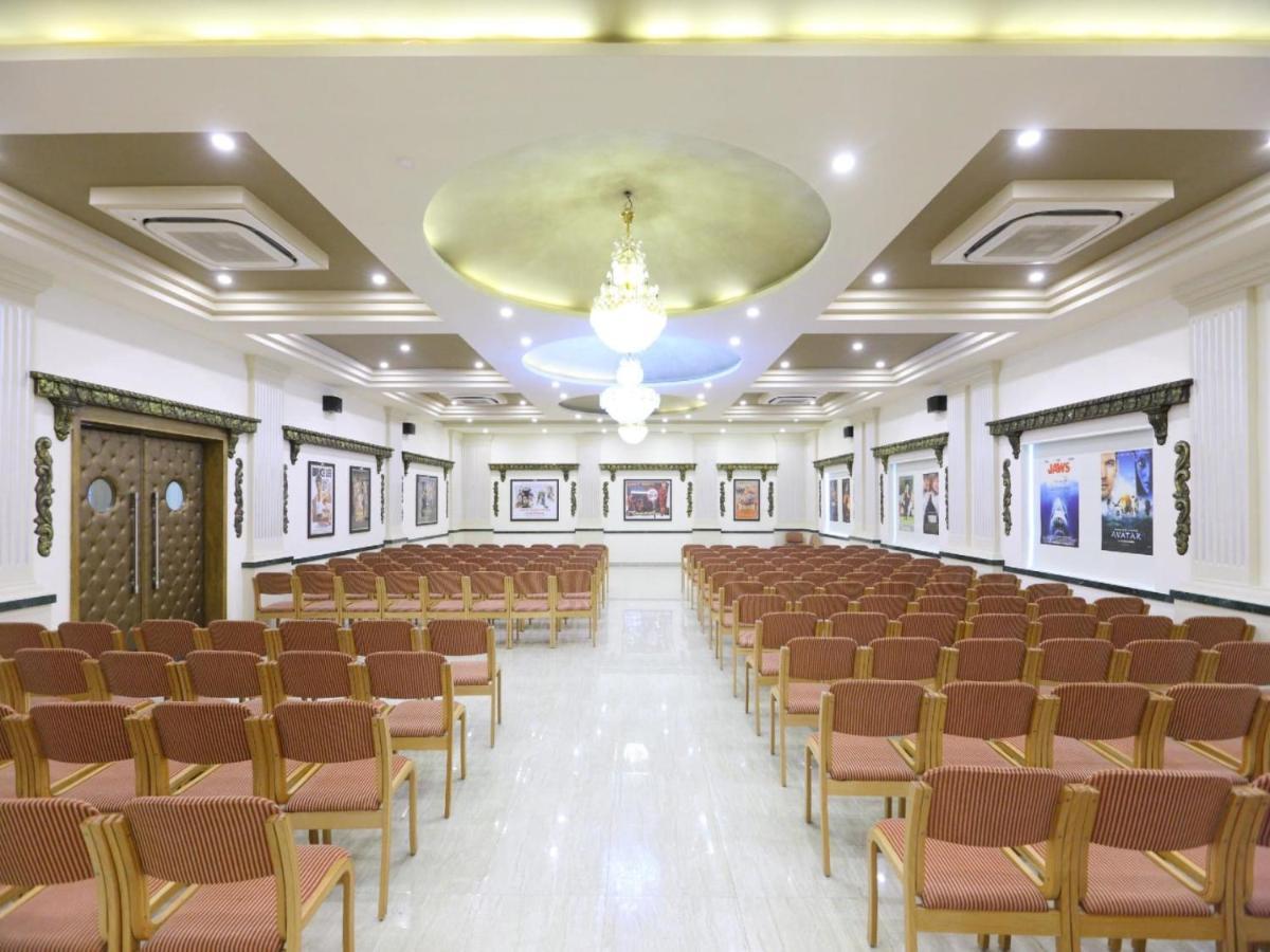 Cinemascope An Apart Hotel Chennai Zewnętrze zdjęcie
