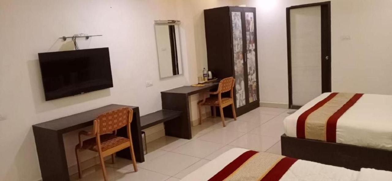 Cinemascope An Apart Hotel Chennai Zewnętrze zdjęcie