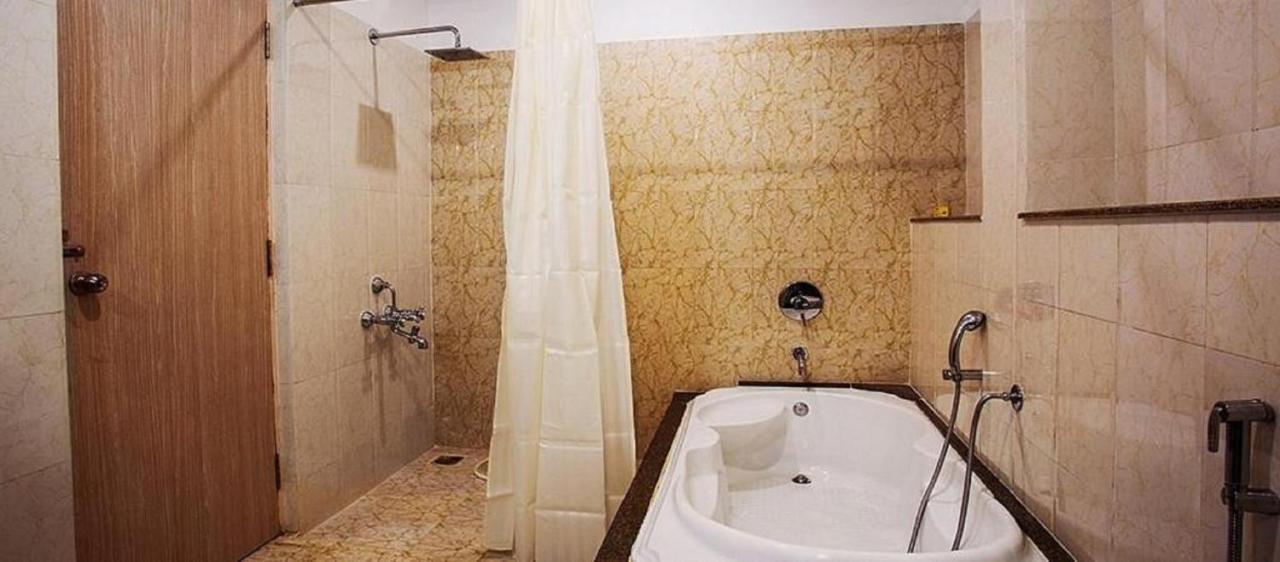 Cinemascope An Apart Hotel Chennai Zewnętrze zdjęcie